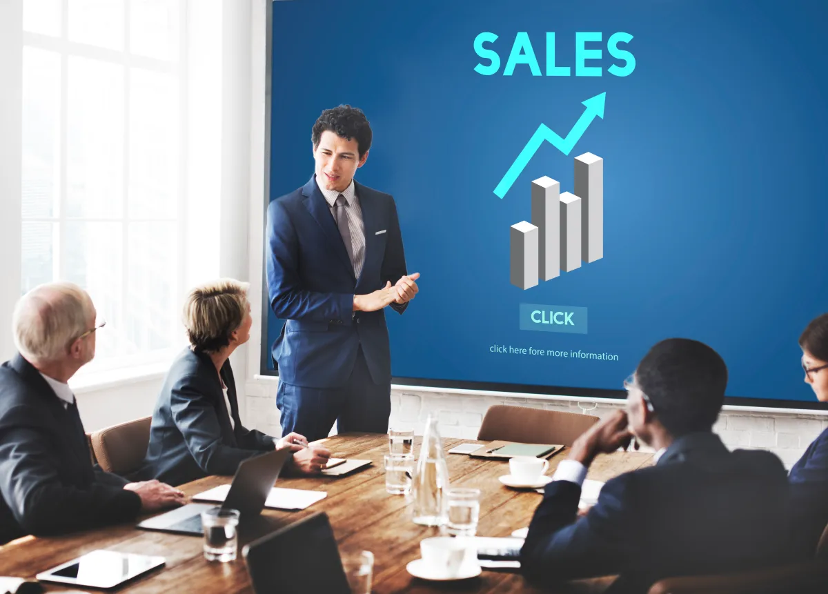 Inside Sales vs Field Sales: What’s Best for Modern B2B?